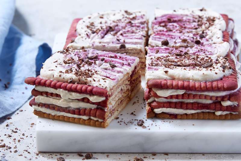 Gateau De Petits Beurre A La Ricotta Aux Fruits Des Bois Et Au Chocolat