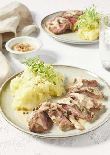 Recette Pour Bifteck A La Sauce Au Poivre Et Puree De Celeri Rave Colruyt En Cuisine