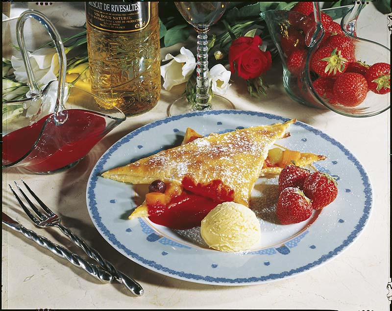 Recept Voor Bladerdeeghoekjes Met Tropische Vruchten Colruyt Lekker Koken
