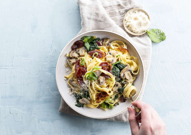 Recette Pasta Carbonara aux épinards et champignons | Colruyt - Collect&Go