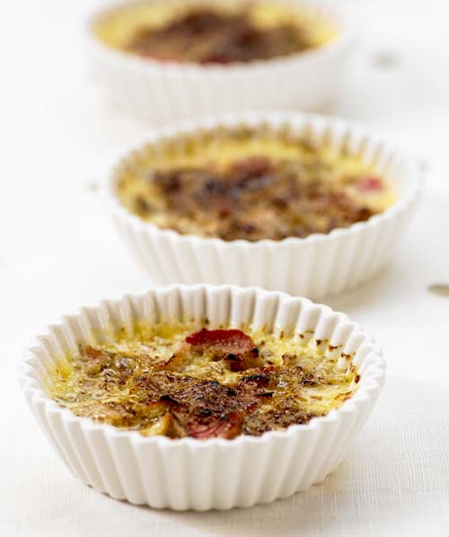 Recette Pour Creme Brulee Au Chocolat Blanc Et A La Rhubarbe Colruyt En Cuisine